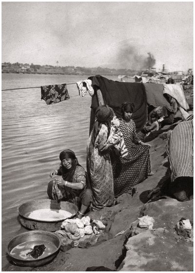 Lavanderas en las orillas del Tigris, Bagdad, Irak de A. Kerim