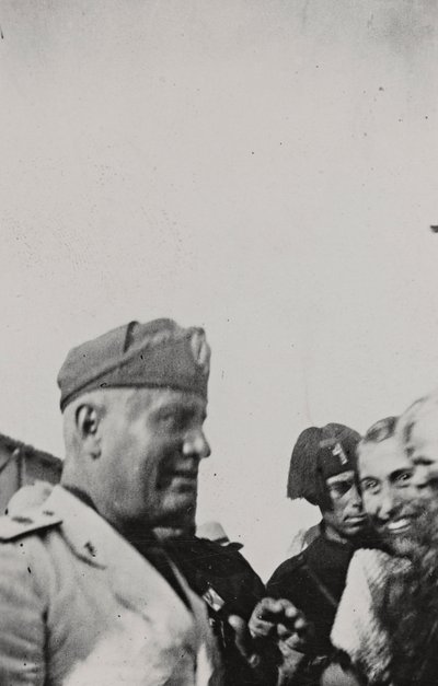 Álbum "Duce": Benito Mussolini durante una visita oficial en Sicilia (foto en b/n) de A. Scarlata