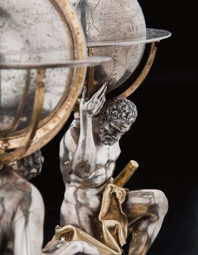 Dos globos terrestres y celestes excepcionales, sostenidos por Hércules y Atlas, Augsburgo de Abraham Drentwett