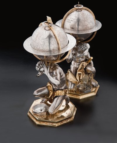 Dos globos terráqueos y celestes excepcionales, sostenidos por Hércules y Atlas, Augsburgo de Abraham Drentwett