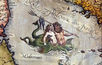 Tritón y sirena en el mar Mediterráneo. “Theatrum Orbis Terrarum” de Abrahm Ortelius, Amberes 1584. de Abraham Ortelius