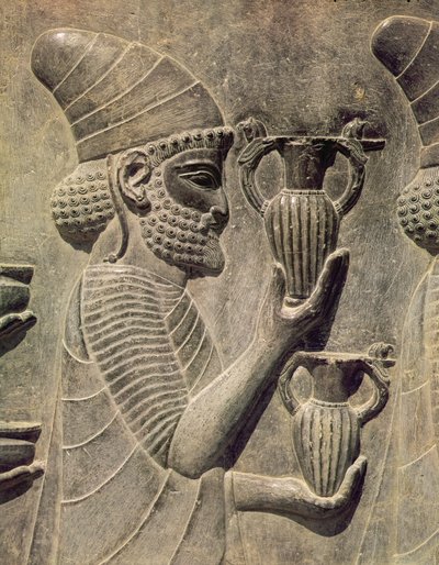 Fenicio llevando dos jarrones como ofrenda, detalle del friso en relieve en la escalera este del Apadana, período aqueménida, c.515 a.C. de Achaemenid