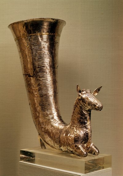 Rhyton en forma de íbice, de Irán (oro) de Achaemenid