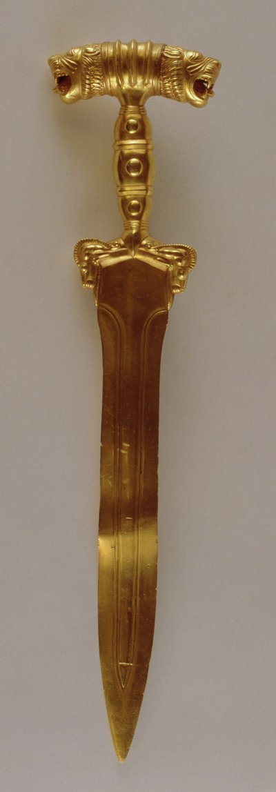 Espada con empuñadura de doble cabeza de león, de Hamadan, Irán de Achaemenid