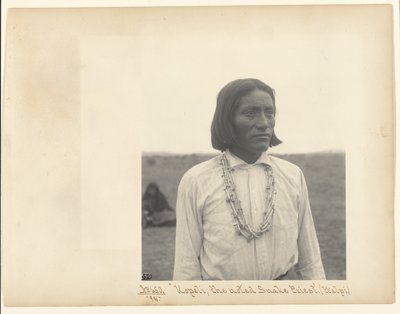 Kopeli, el célebre Sacerdote de la Serpiente (Walpi). de Adam Clark “A. C.” Vroman
