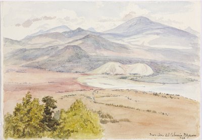 Vista desde el Cerro del Calvario, Patzcuaxo de un lado del papel y del otro una vista de la antigua fortaleza y montículos de piedra, Iguatcho desde el Cerro del Calvario, Pátzcuaro, Michoacán, México de Adela Breton