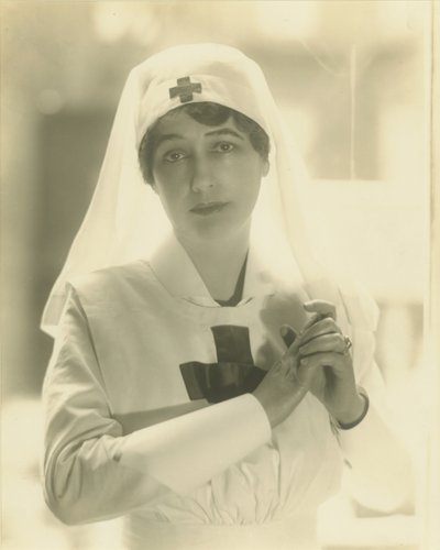 Lady Duff-Gordon como enfermera (impresión en platino) de Adolf de Meyer
