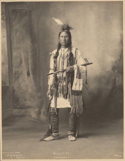 [Nutria Negra, del Pueblo Arapaho] de Adolph F. Muhr