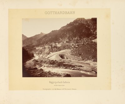 Ferrocarril del Gotardo: galería Häggrigerbach con la línea superior de Adolphe Braun and Cie