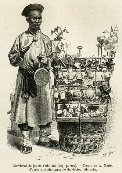 El vendedor de juguetes golpeando un gong de cobre para llamar la atención sobre sus muñecas, coches, mariposas de seda y silbatos, caminando por la Puerta de la Flor Oriental del Palacio Imperial en Pekín. Ilustración del viaje a Pekín y el norte de China de Adrien Emmanuel Marie
