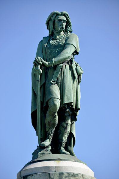 Estatua colosal de Vercingétorix (72-46 a.C.), líder galo de Aime Millet