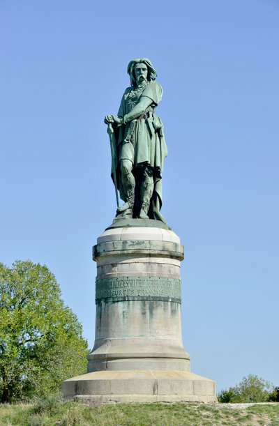 Estatua colosal de Vercingetorix (72-46 a.C.), líder galo de Aime Millet