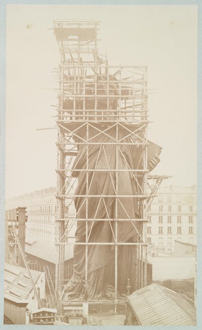 Montaje de la Estatua de la Libertad, París, 1883 de Albert Fernique