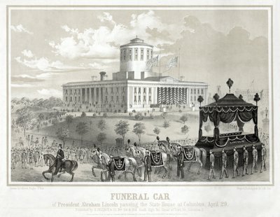 Carro fúnebre del presidente Abraham Lincoln pasando por la Casa del Estado en Columbus, 29 de abril, pub. 1865 de Albert Ruger