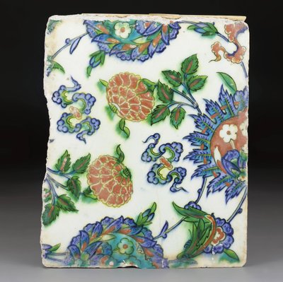 Un azulejo de cerámica policromada de Iznik, Turquía otomana, finales del siglo XVI de Albert Schule