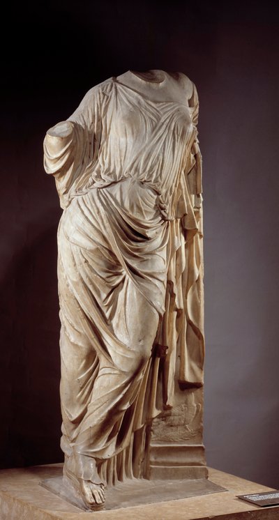 Afrodita al pilar. Escultura de mármol después de la Afrodita de Alcamene de Alcamenes (attr. to)