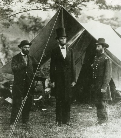 Abraham Lincoln con Allan Pinkerton y el mayor general John A. McClernand, 1862 de Alexander Gardner