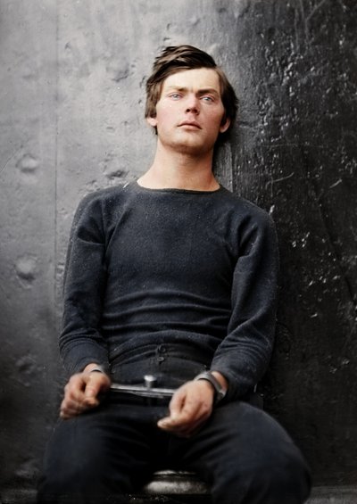 Lewis Powell con grilletes en la muñeca a bordo del USS Saugus, 1865 de Alexander Gardner