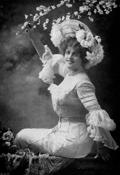 Marie Studholme 1875-1930, actriz de teatro inglesa, 1902-1903 de Alfred Ellis and Walery