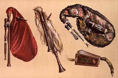 Gaitas: cuatro incluyendo una Cornemuse, una Calabresa y una Musette, de 