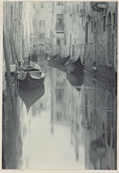 Un poco de Venecia, negativo de 1894, publicado en 1898 (fotograbado entonado) de Alfred Stieglitz