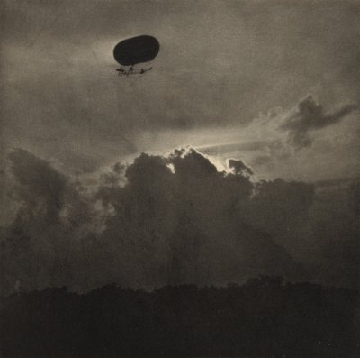 Un Dirigible, publicado en octubre de 1911 (fotograbado) de Alfred Stieglitz