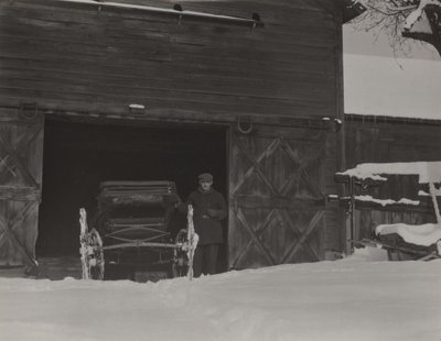Granero, carruaje y nieve de Alfred Stieglitz
