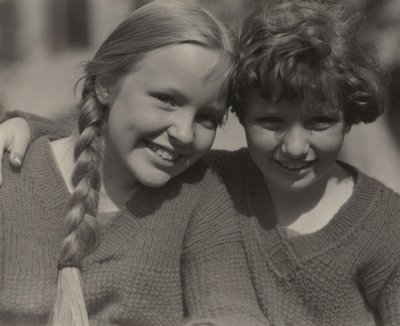 Elizabeth (Peggy) y Sue Davidson de Alfred Stieglitz
