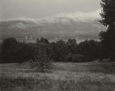 El lago George desde la colina de Alfred Stieglitz