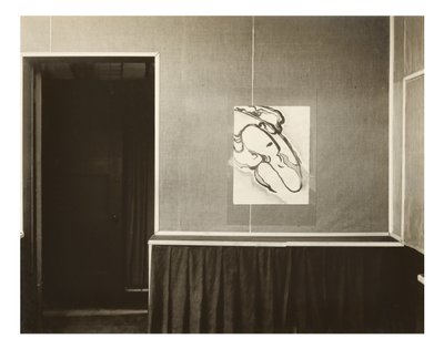 Sala Principal - Pared, junto a la puerta, izquierda de Alfred Stieglitz