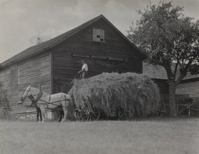 El carro de heno y el granero de Alfred Stieglitz