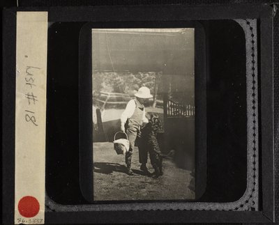Sin título (Sobrina Elizabeth con "Inky" en Oaklawn) de Alfred Stieglitz