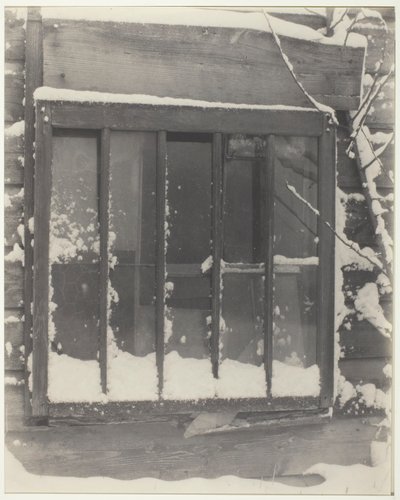 Ventana: Madera, Vidrio, Nieve de Alfred Stieglitz