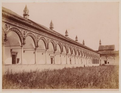 La Certosa di Pavia: El gran patio (foto b/n) de Alfredo Noack