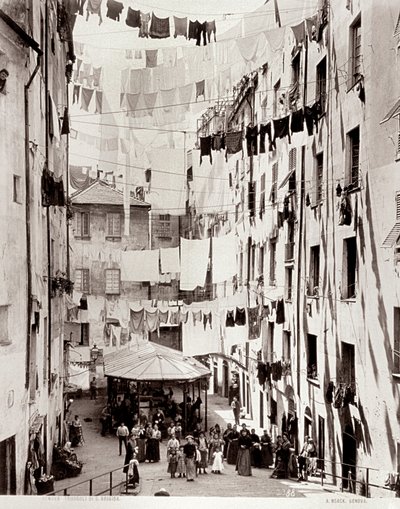 Vista de la pequeña Piazza dei Truogoli di Santa Brigida, c.1895 de Alfredo Noack