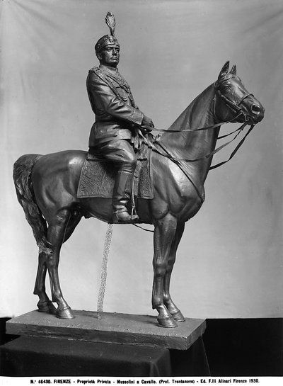 Mussolini a caballo, escultura de bronce por Raimondo Trentanove, colección privada, Florencia de Fratelli Alinari