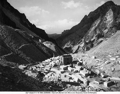 Canteras de Ravaccione, cerca de Carrara de Fratelli Alinari