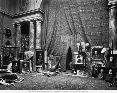 Estudio del pintor florentino Eduardo Gelli, en Via Marsilio Ficino 10, Florencia de Fratelli Alinari