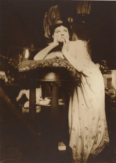 [Modelo femenina con tiara, París]. de Alphonse Maria Mucha