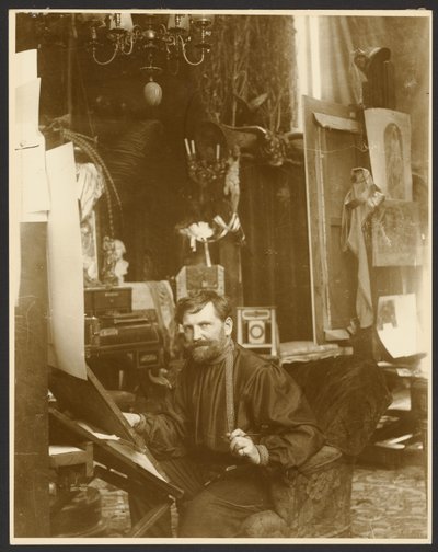 [Autorretrato en su estudio, Rue du Val-de-Grâce, París]. de Alphonse Maria Mucha