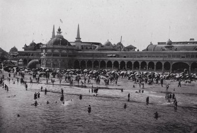 California: Casino de la Playa de Santa Cruz, uno de los muchos resorts de la Bahía de Monterey de American Photographer (after)