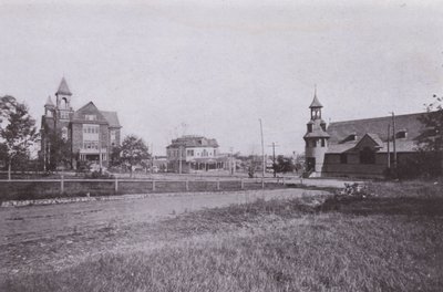 Old Orchard Beach, Maine: Ayuntamiento y Biblioteca Pública; Oficina de Correos; Iglesia de Santa Margarita de American Photographer (after)