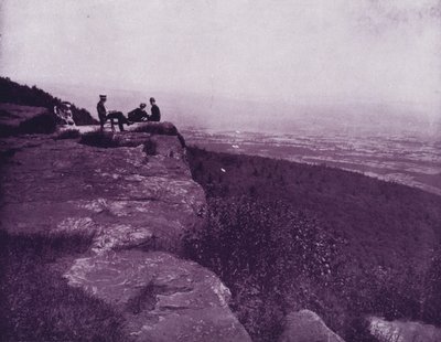 Vista desde la cima de las Montañas Blancas, New Hampshire (foto en blanco y negro) de American Photographer (after)