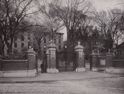 Providence, Rhode Island: Puerta Van Wickle, Universidad de Brown de American Photographer (after)