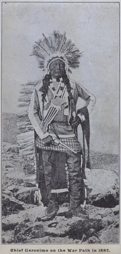 El jefe apache Geronimo en pie de guerra en 1885 de American Photographer (after)