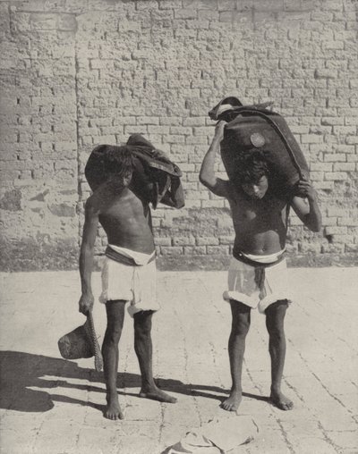 Portadores de Agua en Guanajuato de American Photographer (after)