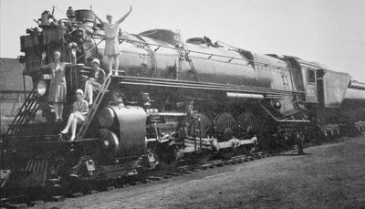Una locomotora clase S-1 4-8-4 construida por Baldwin para el tren 