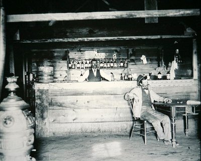 Un salón en el condado de Albany, Wyoming, c.1890 de American Photographer