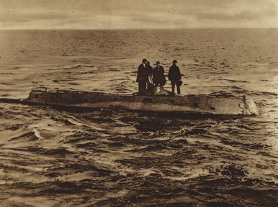 Estados Unidos en la Primera Guerra Mundial: Prototipo del submarino moderno (foto en blanco y negro) de American Photographer