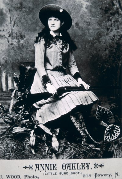 Annie Oakley (1860-1926) de American Photographer